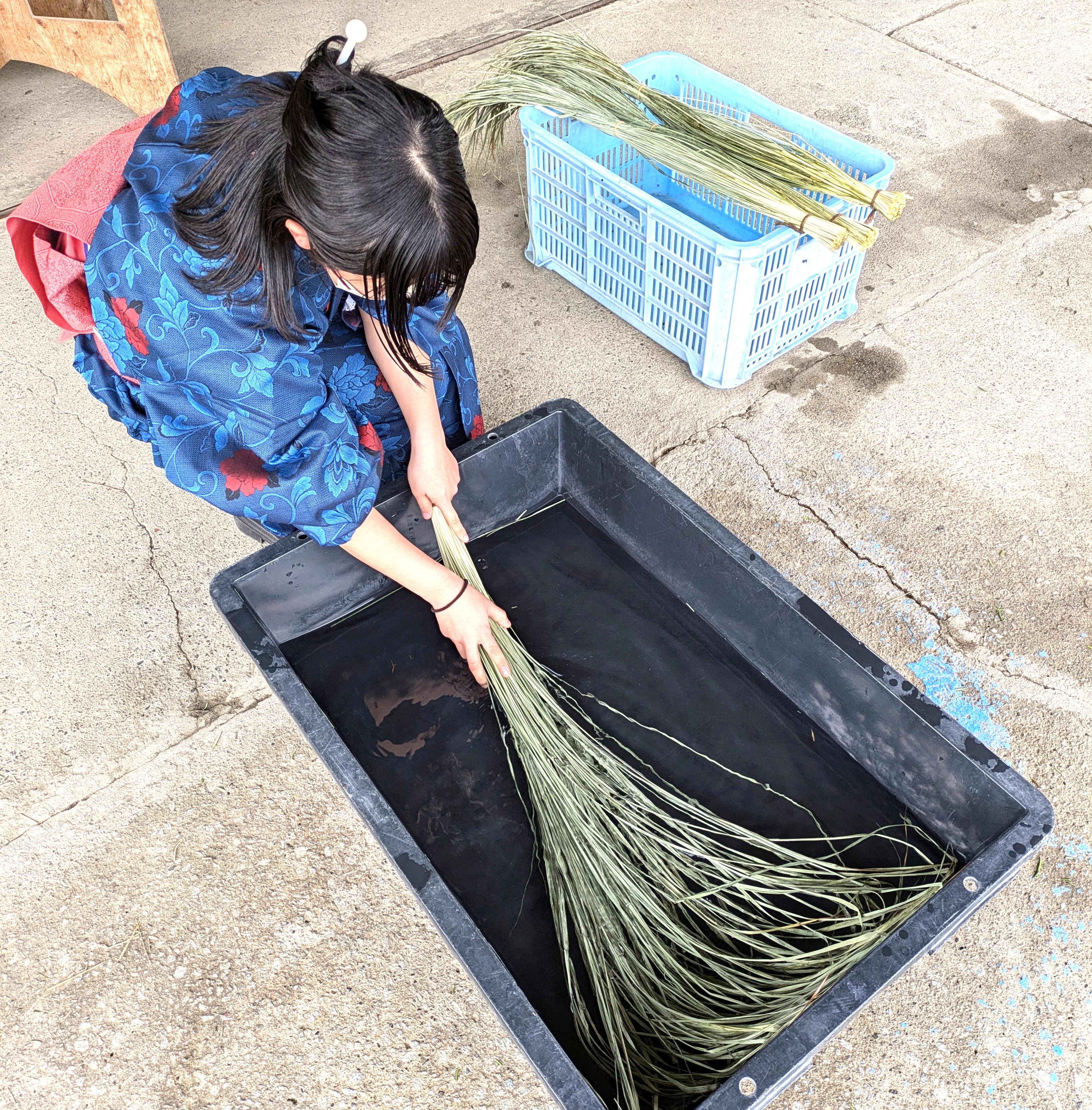 しめ縄の作り方湿らす
